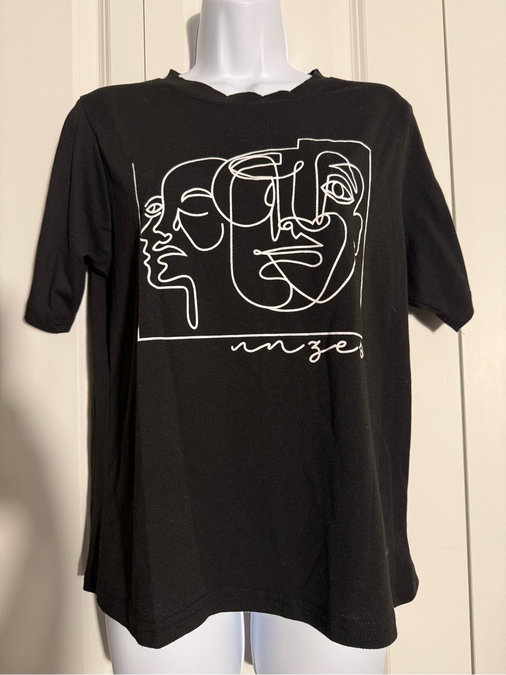 Women’s Black Short Sleeve Tee with White Line Art Graphic - Picture 1 of 5